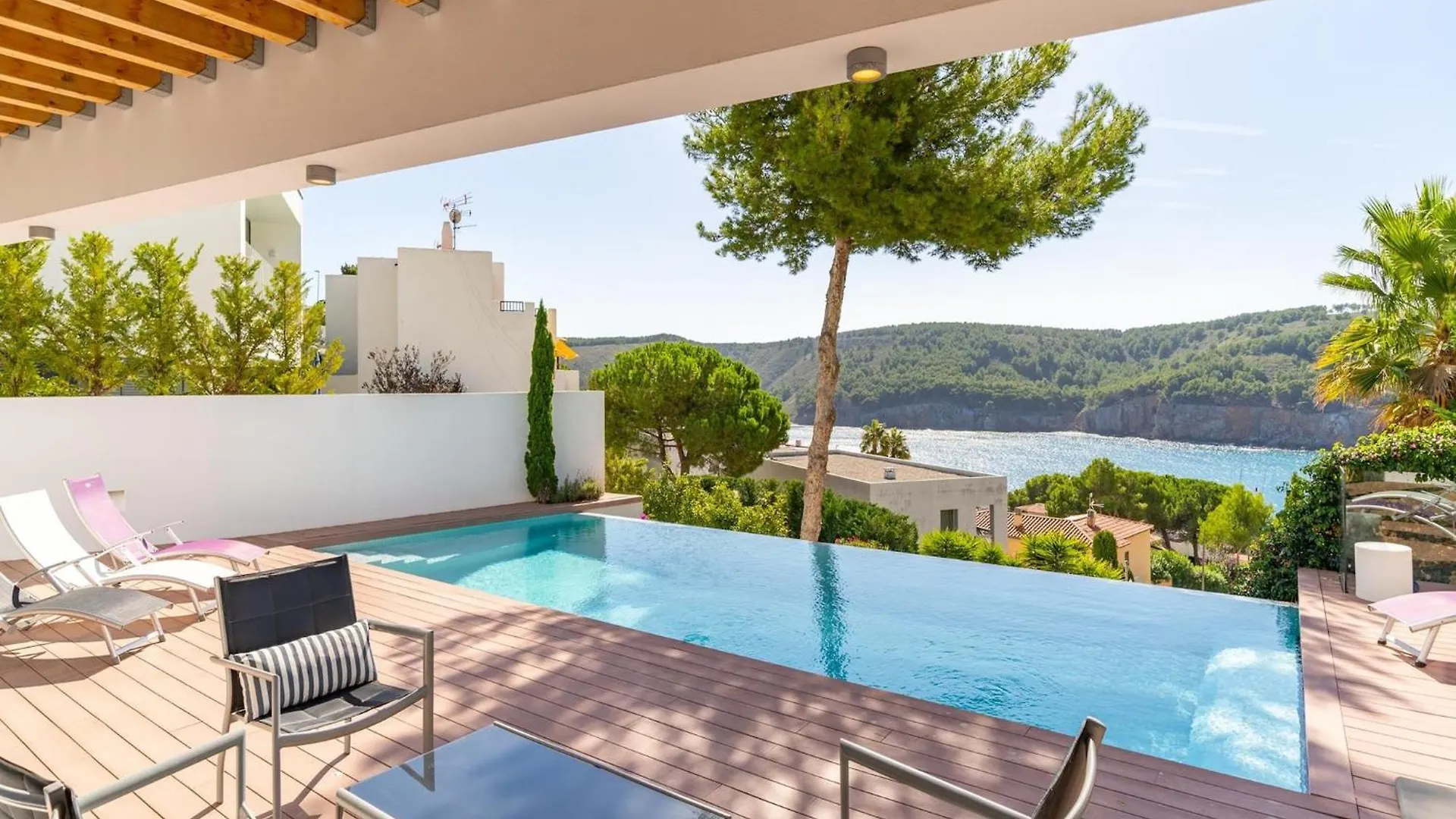 Waterfront Villa With Panoramic Views L'Escala